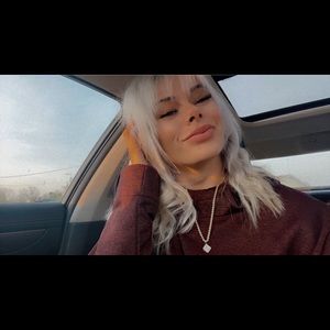 Meet your Posher, Cassandra